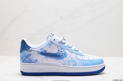 公司级nike Air Force 1‘07 原楦头原纸板 打造纯正低帮空军版型 专注外贸渠道 全掌内置蜂窝气垫 原盒配件 原厂中底钢印、拉帮完美 官方货号:C