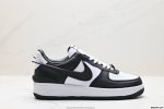 真标Ambush X Nk Air Force 1‘07 Low Sp 空军一号联名标志性的Swoosh延伸至鞋跟之外 鞋舌和鞋垫上印有Ambush品牌标志 整
