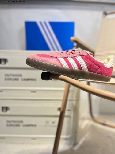 kz神版特价福利 Ad Gazelle Indoor Trainers 羚羊内训系列低帮复古百搭休闲运动德训风板鞋 90年代经典的复刻版！自60年代以足球训练鞋