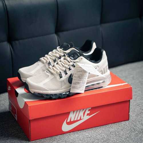 Nike Air Max 2013 舒适时尚耐磨透气 低帮跑步鞋运动鞋携时尚设计闪亮回归，出众有型。采用网眼布细节和运动风无缝覆面，助你保持清爽感受，塑就焕新造