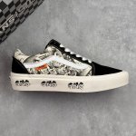 本地 核心私 万斯Vans Old Skool Dx 酸洗复古低帮休闲板鞋 #鞋款采用高锰酸钾等化学剥色，将洗后的布料制成雪花状的;一种特殊工艺。酸洗图案最早起
