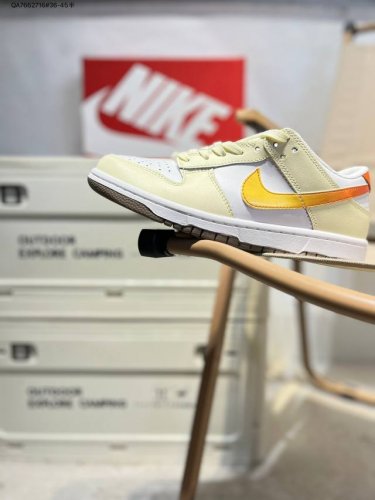 耐克Nike Dunk Low 板鞋Sb系列经典百搭休闲运动板鞋加厚鞋舌的填充 使舒适性大大提升 同时也更方便穿脱中底部分则加入了脚感柔软舒适Zoomair气垫