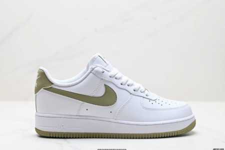 250 公司级耐克Nike Air Force 1“07空军一号低帮百搭休闲运动板鞋。柔软、弹性十足的缓震性能和出色的中底设计，横跨复古与现代的外型结合，造就出 - 点击图像关闭