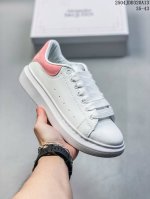 Alexandermcqueen 亚历山大 麦昆Mcq 运动小白鞋 厚底增高闪尾光滑牛皮平底鞋休闲鞋 时尚男女板鞋潮运动鞋 ，火爆到大街小巷无人不知，无人不晓的