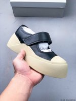 ggcc 女鞋广东原产 采用软质粒面纤维革鞋面材质 内里环保纤维及乳胶脚垫 内嵌pu乳胶缓震脚垫 外置4.0Cm厘米**防滑耐磨Tpr橡胶大底赵露思宋祖儿同款爆
