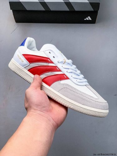 阿迪达斯Adidas Predator Freestyle 新款百搭运动训练足球鞋 采用Predator室内球鞋同款绒面革和网眼布鞋面,营造活力舒爽脚感 简约系