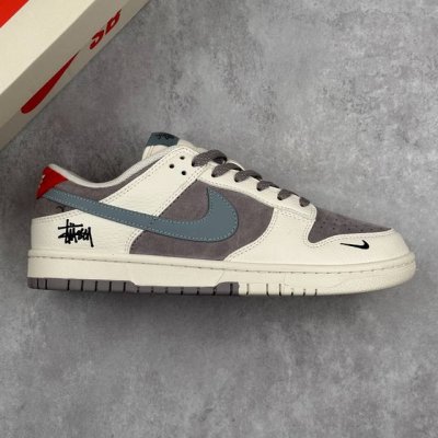 本地 核心私 nike Sb Dunk Low斯图西联名 奶白灰蓝钩 麂皮效果高端定制 低帮休闲板鞋 定制鞋盒 大厂纯原品质出货 超高清洁度 皮料切割干净无任何