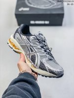 220 亚瑟士Asics Gel-Nimbus 10.1 亚瑟士复古透气休闲鞋缓震男子耐磨跑步鞋 1203A543 400 鞋面采用无缝线鞋面，贴合脚型，穿着舒