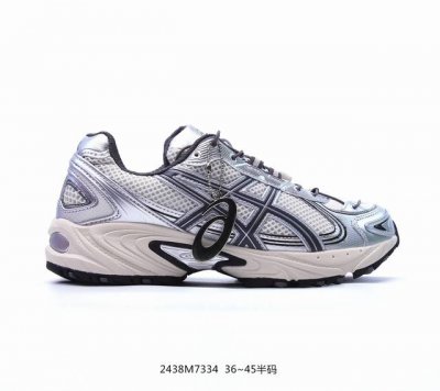 Asics Gel-Kahana Tr V4 亚瑟士户外运动鞋户外运动鞋 脚感非常好透气 户外登山鞋，这双鞋极具户外运动风格设计，大底与中底采用了ahar耐磨橡