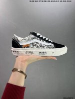 Vans Tdc Sk8-Mid Reissue Mg 2024 春夏季 限定款 最纯正的vans街头风格配上标志性 日式设计审美 系列通过不同的材质拼接呈现独