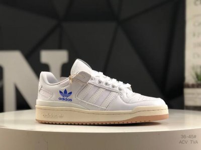 真标带半码 阿迪达斯 Adidas Originals Forum 84 Low 阿迪达斯复古低帮板鞋 采用最新开发的鞋底 设计成拥有完美弧度增強人的视觉感 复