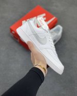 超级福利 核心特价 长期补货 Nike Court Borough 低帮百搭透气休闲运动板鞋男女鞋 经典耐用的设计，兼顾舒适脚感和出众风范，演绎匠心之作。结构性
