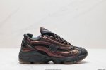 公司级joe Freshgoods X New Balance 1000 系列低帮复古老爹风休闲运动跑步鞋 New Balance 在不同配色上其鞋面材质呈现不