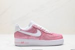 真标耐克nike Air Force 7空军一号低帮百搭休闲运动板鞋。柔软、弹性十足的缓震性能和出色的中底设计，横跨复古与现代的外型结合，造就出风靡全球三十多年