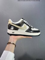 公司级Nk Air Force 1′07 Low 空军一号低帮百搭休闲运动板鞋 Df0188-042 柔软、弹性十足的缓震性能和出色的中底设计 横跨复古与现代的