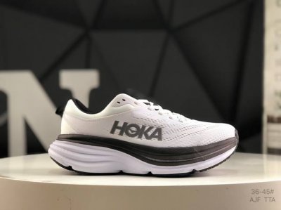 真标带半码小红书推荐 红卡 Hoka W Bondi 8全新配色 这个品牌来自于新西兰的毛利语，Hoka表示大地，One One表示飞越，连起来就是飞越地平线，