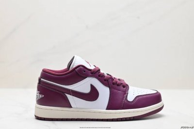 公司级nike Air Jordan 1 Low Aj1乔1低帮休闲板鞋 同步官方配色 市场唯一独家头层皮打造 原鞋原档案开发 原厂皮料 原档冲孔鞋头 正确满胶