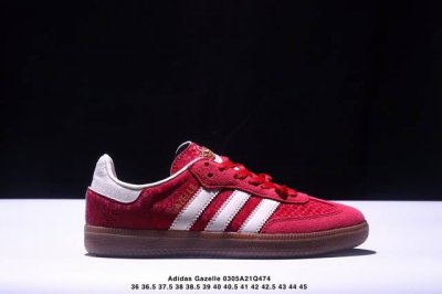 160 Adidas/阿迪达斯 男女鞋采用翻毛皮与天鹅绒布鞋面材质，皮革内里贴缓震Pu乳胶脚垫，外置耐磨大底 “复古运动”最新跨界联名，意大利奢侈品牌-古驰Gu