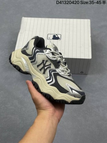 Ny美国榄球洋基队 X Mlb Chunky Runner Basic 厚底老爹厚底休闲运动慢跑鞋 采用优质轻量克重纤维移膜皮革及透气网面鞋面材质 全新独立开发