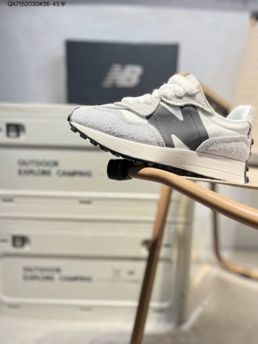 160 新百伦 Nb327 Nb 复古慢跑鞋 New Balance 327 复古先锋 Ms327系列复古休闲运动慢跑鞋，上世纪 70 年代的意大利街头风格Nb