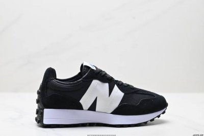 公司级New Balance Ms327 复古休闲运动慢跑鞋 以更纯粹的复古风格设计打造的全新造型 侧身还以解构设计 将 N 字标志以做旧压花样式呈现 官方货号