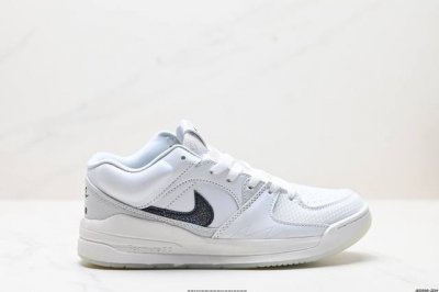 公司级Air Jordan Stadium 90 Stadium Jordan Stadium 90充满了对Tinkerhathield 原创设计的致敬，包括中