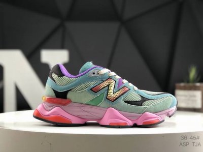 Joe Freshgoods X New Balance Nb9060 联名款 复古休闲运动慢跑鞋 鞋款灵感源自设计师本人对夏日的怀日回忆。鞋面大身由空间双格及