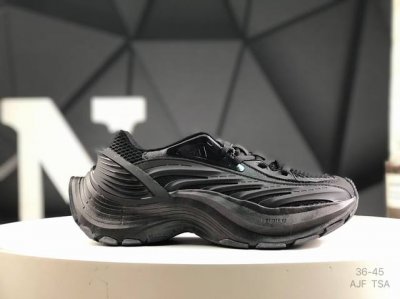 210 adidas Vento Xlg Mtw 脉冲系列 复古休闲老爹鞋 官方同步上架 鞋面是透气网面和皮革拼接 脚感轻盈 不闷汗 每次穿着跑步都感觉脚底在自