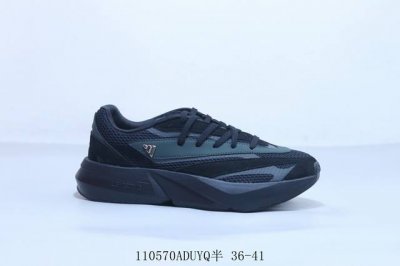 200 阿迪达斯/Adidas Lightbl Aze 户外休闲运动跑鞋 110570Aduyq半 36-41