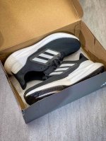 ￥160 阿迪达斯Adidas Pureboost 22 H Rdy 0311 爆米花缓震中底跑步鞋 实拍首发 鞋面以织编材质为基底 后及跟脚趾处融全入新设计