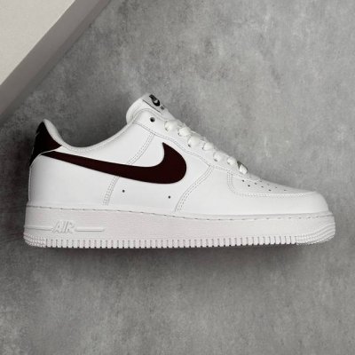 本地260 核心私 公司级耐克Nike Air Force 1“07空军一号低帮百搭休闲运动板鞋 柔软、弹性十足的缓震性能和出色的中底设计，横跨复古与现代的外型