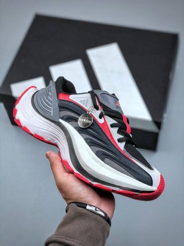 Adidas Vento Xlg Mtw 脉冲系列 复古休闲老爹鞋 官方同步上架 鞋面是透气网面和皮革拼接 脚感轻盈 不闷汗 每次穿着跑步都感觉脚底在自由呼吸