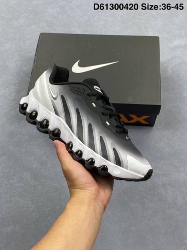 耐克Nk Air Max Dn8 气垫跑鞋 Fq7860-038 全新鞋款在同侧采用了圆柱仓式的设计，不仅有防滑耐磨性功能，还搭配了周围一圈柔软的泡棉材质，提供