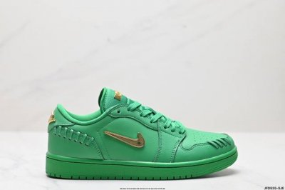 公司级air Jordan 1 Low Aj1乔1低帮休闲板鞋 同步官方配色 市场唯一独家头层皮打造 原鞋原档案开发 原厂皮料 原档冲孔鞋头 正确满胶鞋垫 四线