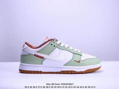 耐克nike Sb Dunk Low Sb 系列扣篮系列复古低帮休闲运动滑板板鞋。采用脚感柔软舒适zoomair气垫，有效吸 收滑板等极限运动在落地时带来的冲击