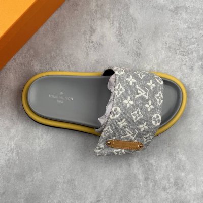 本地 核心私 Louis Vuitton 2025 专柜 春夏新款 最高限定 专柜上新 Lv情侣厚底魔术贴拖鞋 明星同款 网红博主推荐 ◆ 原版开模 代购版本
