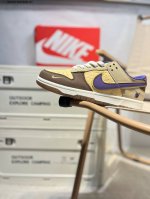 耐克Nike Dunk Low 板鞋Sb系列经典百搭休闲运动板鞋加厚鞋舌的填充，使舒适性大大提升，同时也更方便穿脱中底部分则加入了脚感柔软舒适Zoomair气垫