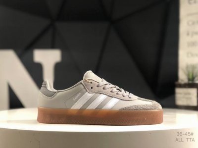 阿迪 Adidas Originals Sambae W 百搭单品 复古桑巴板鞋 这款桑巴鞋展示了高质量的工艺 带有装饰的超锁缝制和无缝的手感 柔软、柔软的皮革