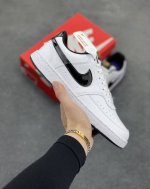 超级福利 核心特价 长期补货 Nike Court Borough 低帮百搭透气休闲运动板鞋男女鞋 经典耐用的设计，兼顾舒适脚感和出众风范，演绎匠心之作。结构性