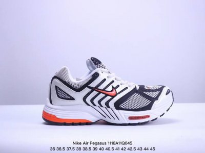 耐克comme Des Garcons Homme Plus X Nike Air Pegasus 2005 复古跑鞋配色方面延续 Cdg 一贯的极简风格。拥有
