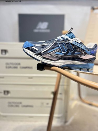 new Balance 1906系列复古老爹风休闲鞋 #采用轻质牛剖革拼接透气网眼衬垫织物鞋面材质 T-Beam大底提供足步弓支撑，保持步态稳定 后跟搭载外露缓
