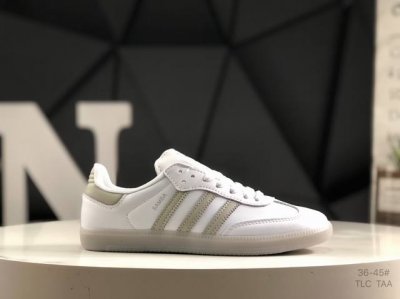 130 adidas Original Samba Og 此款以简约大方的造型设计，给人以随性休闲的时尚格调，穿着舒适轻便，运动灵活自如，满足日常个性穿搭。 货