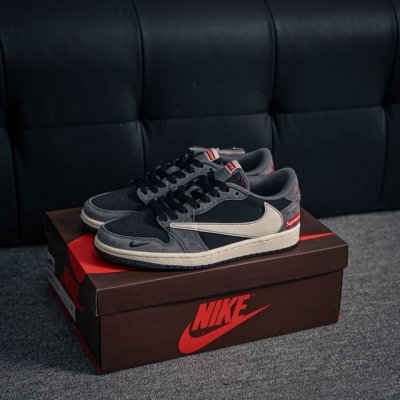 核心私 Nike Air Jordan Legacy 312 Low 乔丹 Aj 312 最强三合一混合版 有着交错结合的设计，它的名字就展现出它所包含的鞋款元
