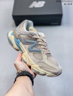 公司级New Balance 公司级版本 Nb9060 联名款 复古休闲运动慢跑鞋 鞋款灵感源自设计师本人对夏日的怀日回忆。鞋面大身由空间双格及磨砂鞋面拼接而生