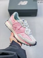 公司级真标带半码！ 新百伦 New Balance Nb327系列 复古休闲运动慢跑鞋 Ws327Ra全新 New Balance 327 系列，以更纯粹的复古