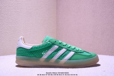 公司级Adidas Originals Gazelle Indoor 三叶草休闲防滑耐磨低帮板鞋 鞋头出色设计 塑就出众贴合感 稳固的后跟贴合足部曲线设计 软弹