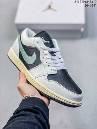真标带半码！ 耐克nike Air Jordan 1 Mid“ Aj1 乔1代 乔丹一代低帮系列经典复古文化休闲运动篮球鞋采用头层皮与牛剖革鞋面材质#中底注胶孔 - 点击图像关闭