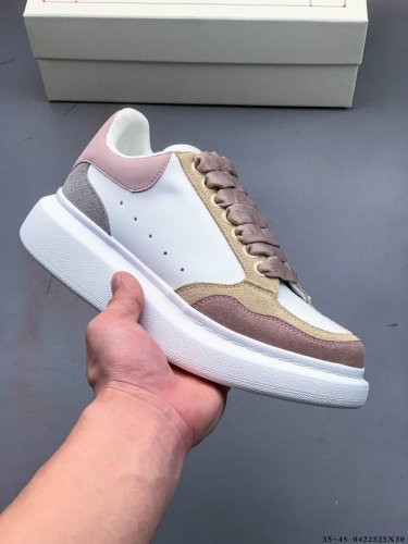 Alexander Mcqueen 麦昆 经典款 想不出有任何理由不收它！面料采用进口丝绸亚光原版牛皮 最新材料 水染羊皮内里，牛皮垫脚 原版大底 回弹度极佳