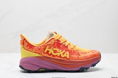 公司级小红书推荐Hoka M Speedgoat 6全新配色 这个品牌来自于新西兰的毛利语，Hoka表示大地，One One表示飞越，连起来就是飞越地平线，On