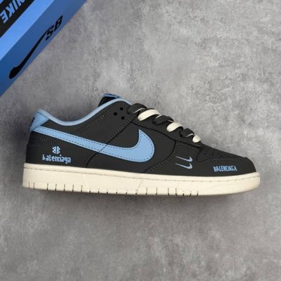 本地 核心私 Balenciaga X Nike Dunk Sb Low 巴黎世家 X 耐克 Sb 低帮 联名碳灰蓝 休闲运动板鞋 鞋身整体以碳灰色皮革打造，搭